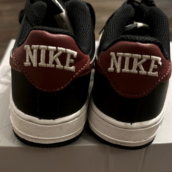 Nike Air Force 1 GS "Dark Team Red" White Black| size 2.5 - Picture 5 of 6